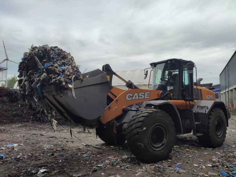 CASE LOADERS CELEBRATE SUCCESS IN POLISH WASTE HANDLING MARKET