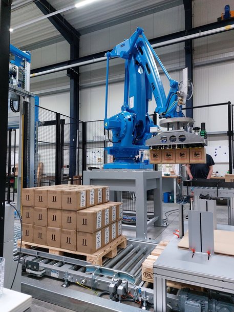 Arvato implements palletizing robot in the inbound process